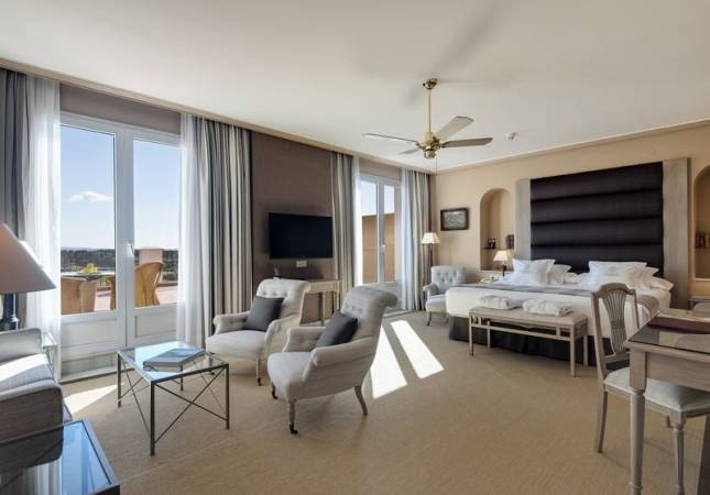 Las mejores habitaciones en HOTEL BARCELÓ MONTECASTILLO GOLF 5*. Disfruta  nuestra oferta en Cadiz